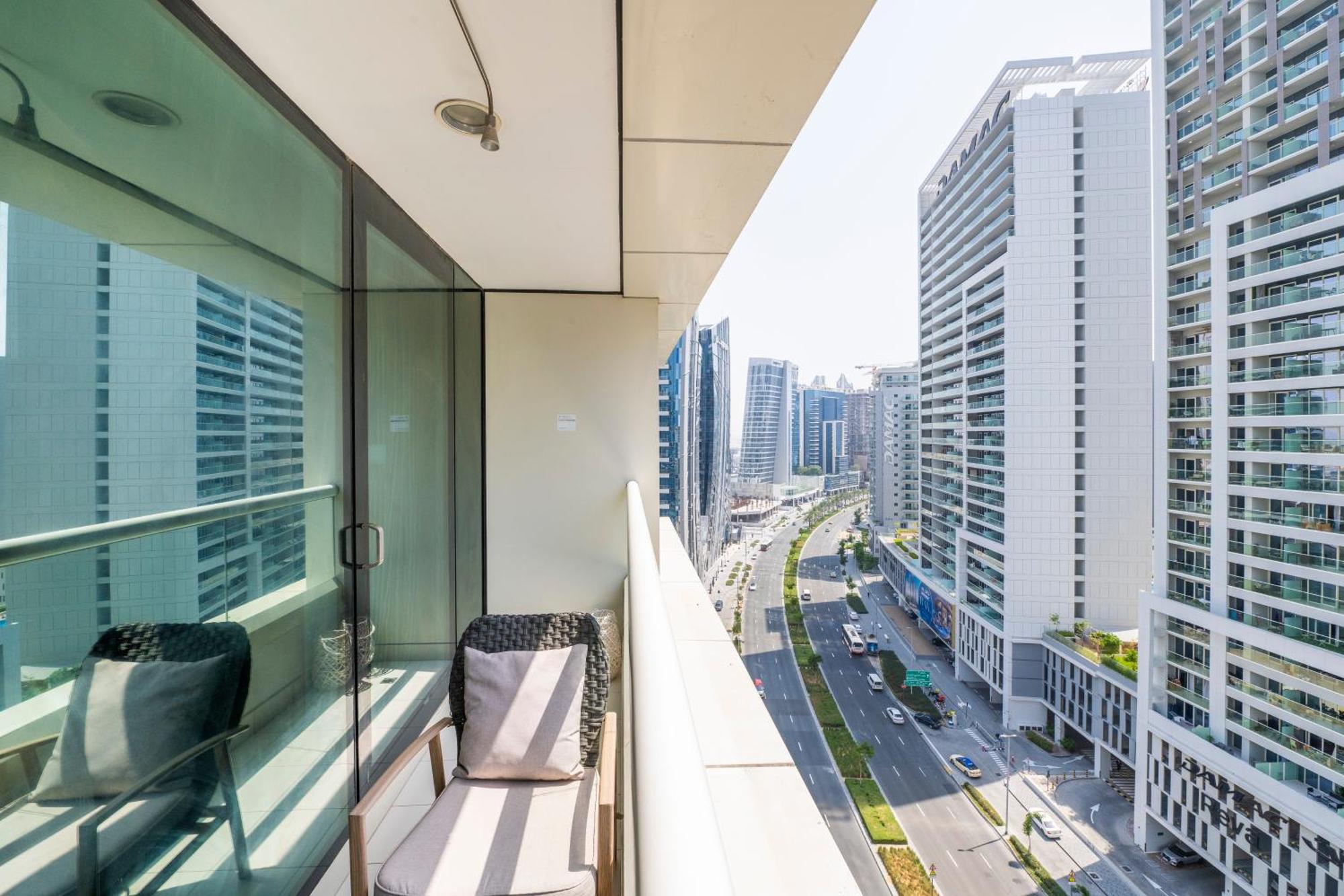 Damac Canal Views Residences ドバイ エクステリア 写真