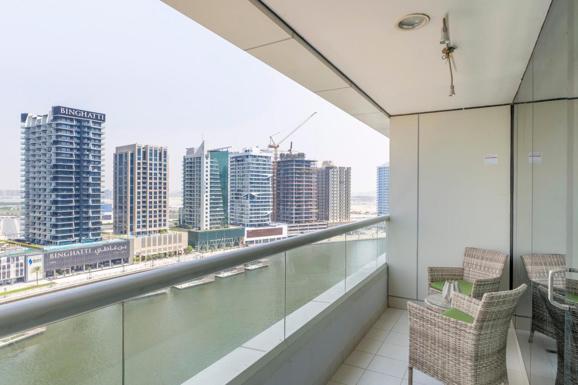 Damac Canal Views Residences ドバイ エクステリア 写真