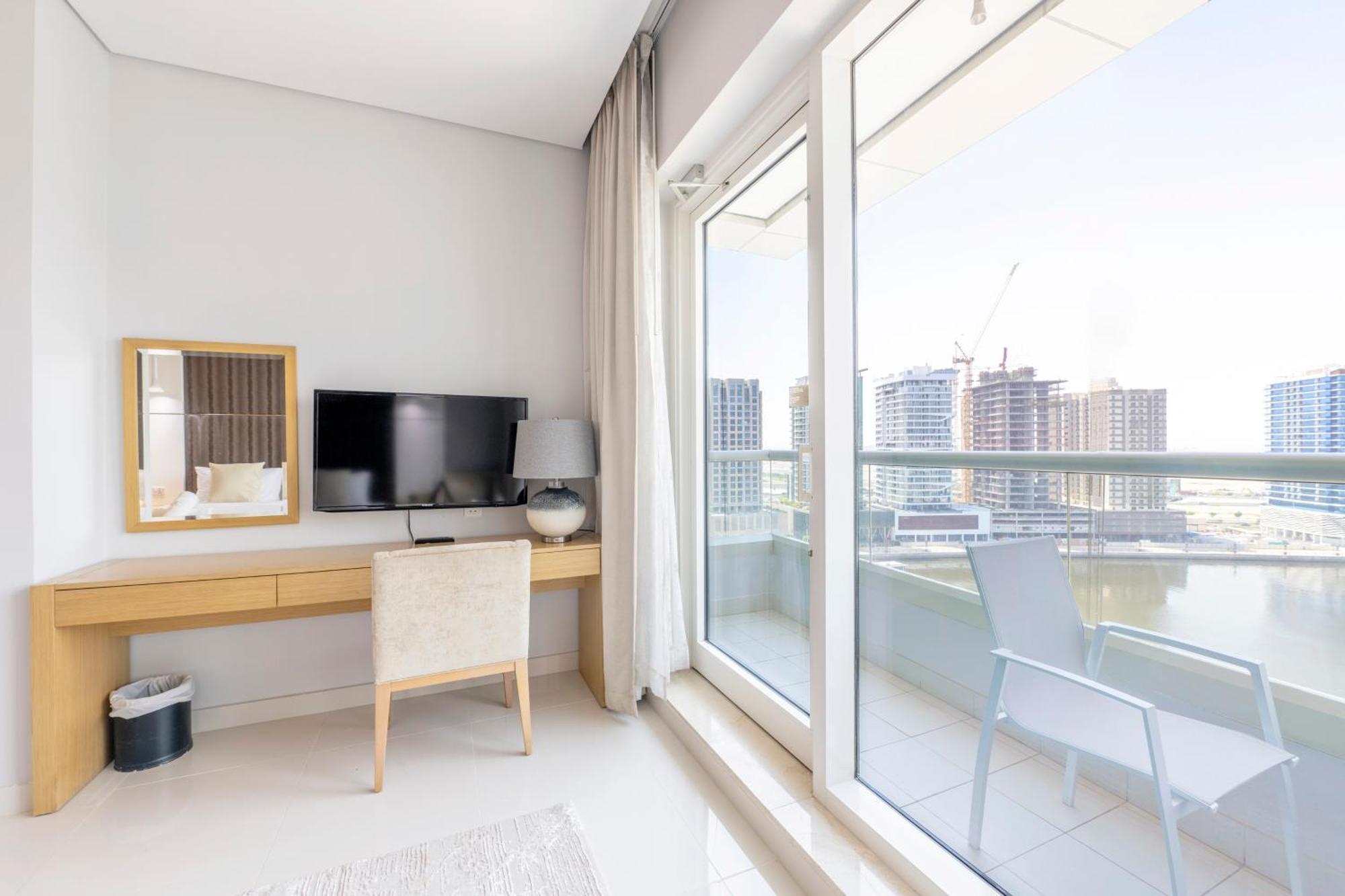 Damac Canal Views Residences ドバイ エクステリア 写真