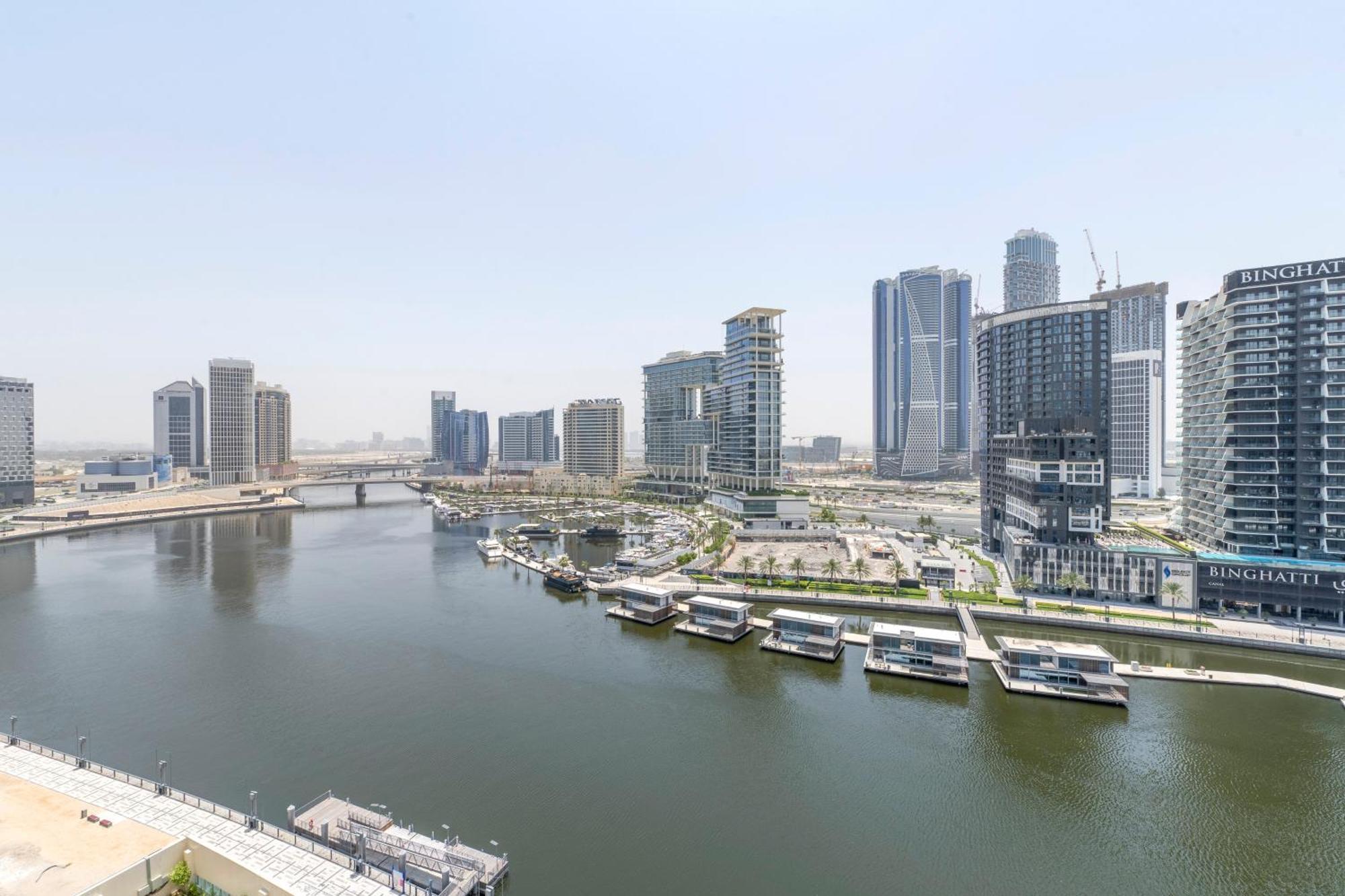 Damac Canal Views Residences ドバイ エクステリア 写真