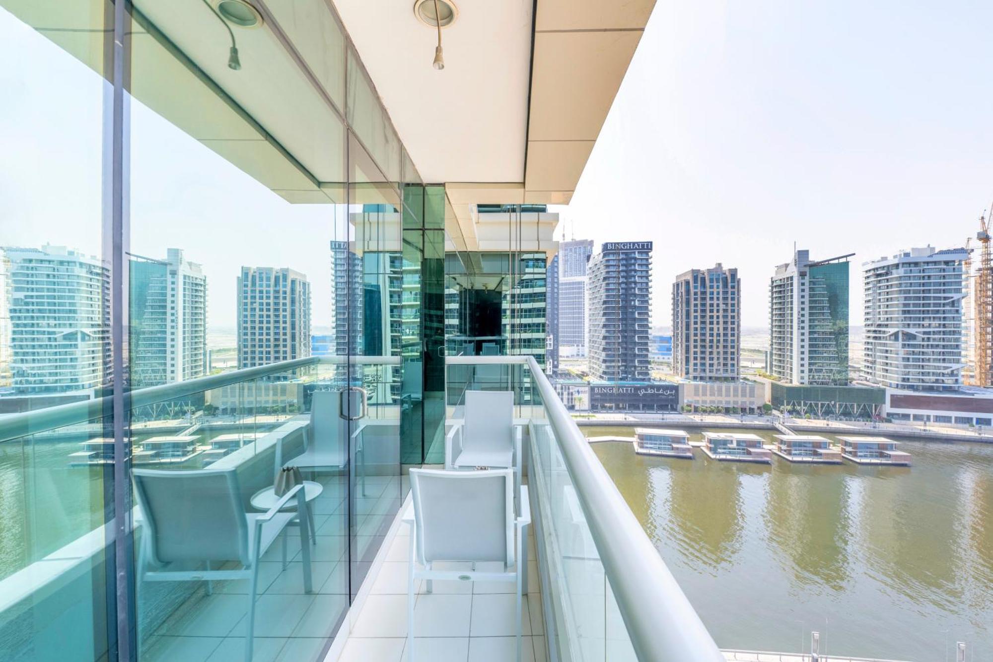 Damac Canal Views Residences ドバイ エクステリア 写真