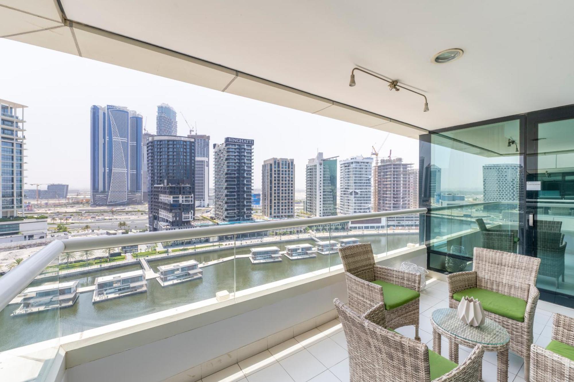 Damac Canal Views Residences ドバイ エクステリア 写真