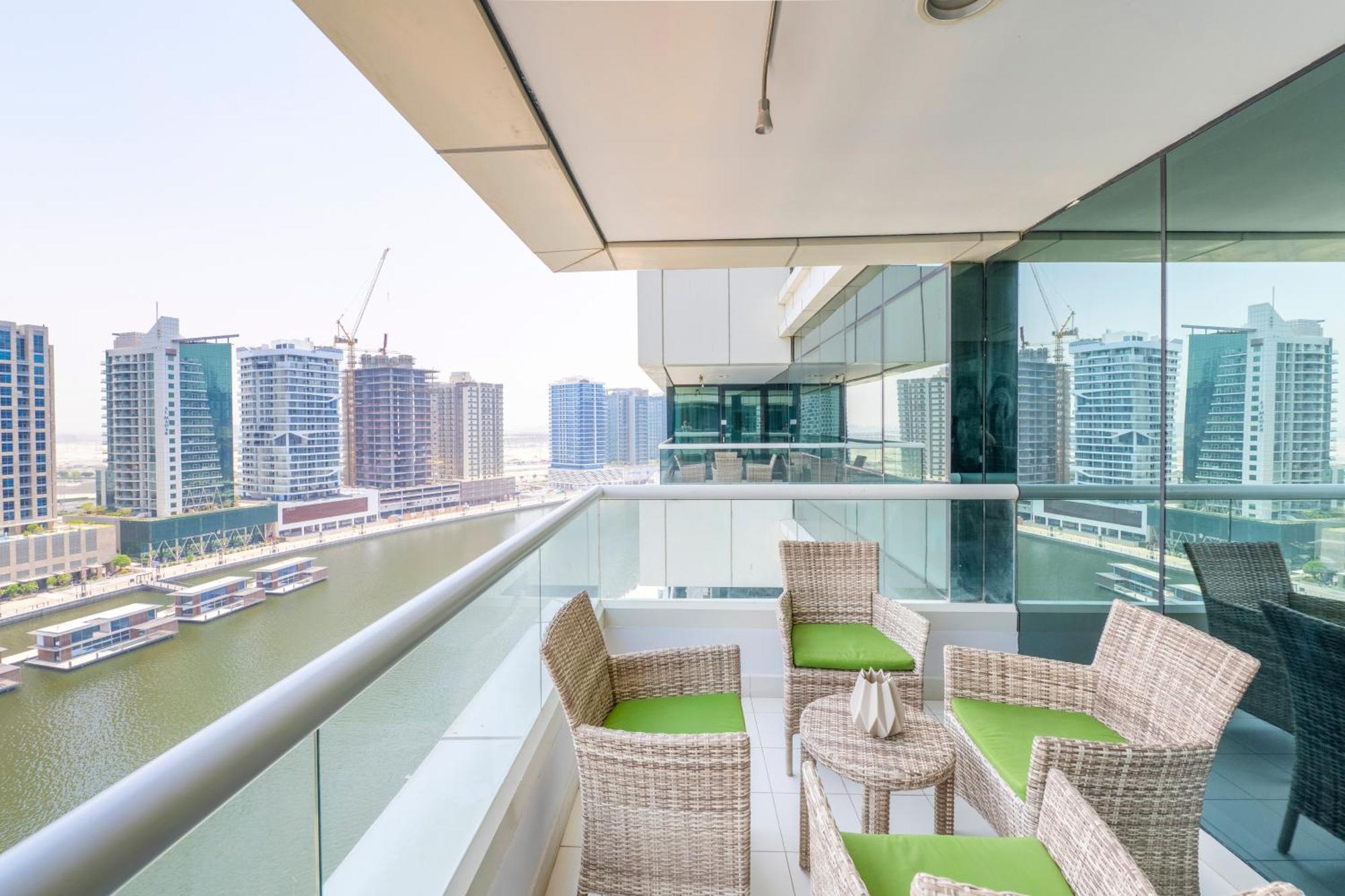 Damac Canal Views Residences ドバイ エクステリア 写真