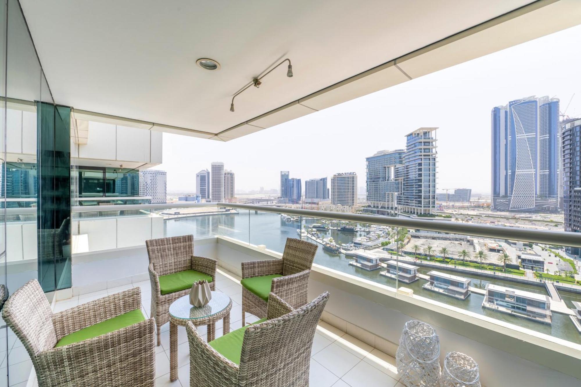 Damac Canal Views Residences ドバイ エクステリア 写真