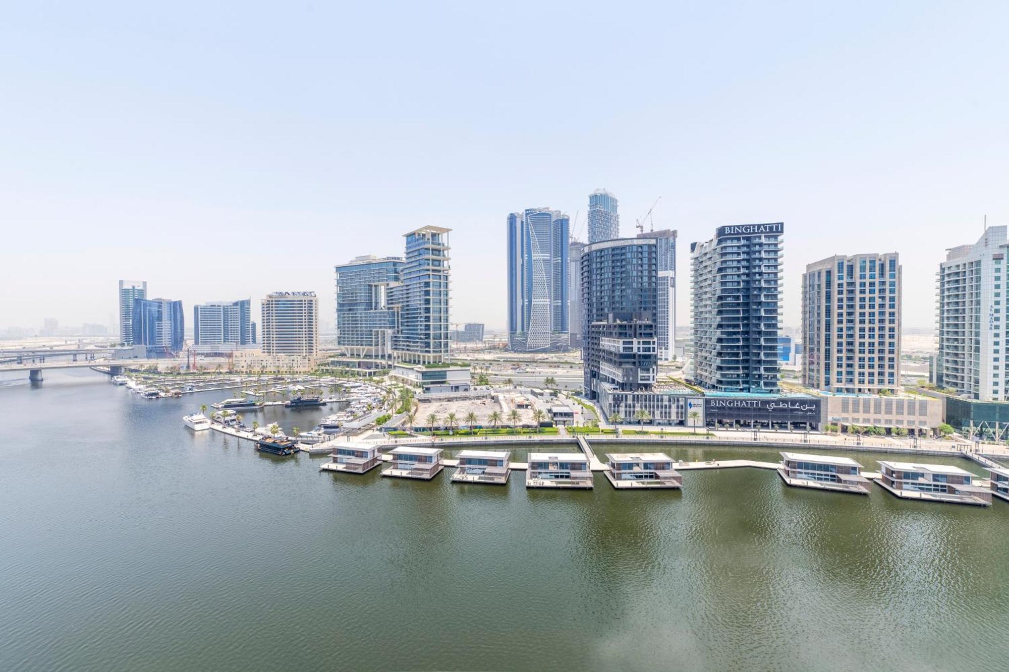 Damac Canal Views Residences ドバイ エクステリア 写真