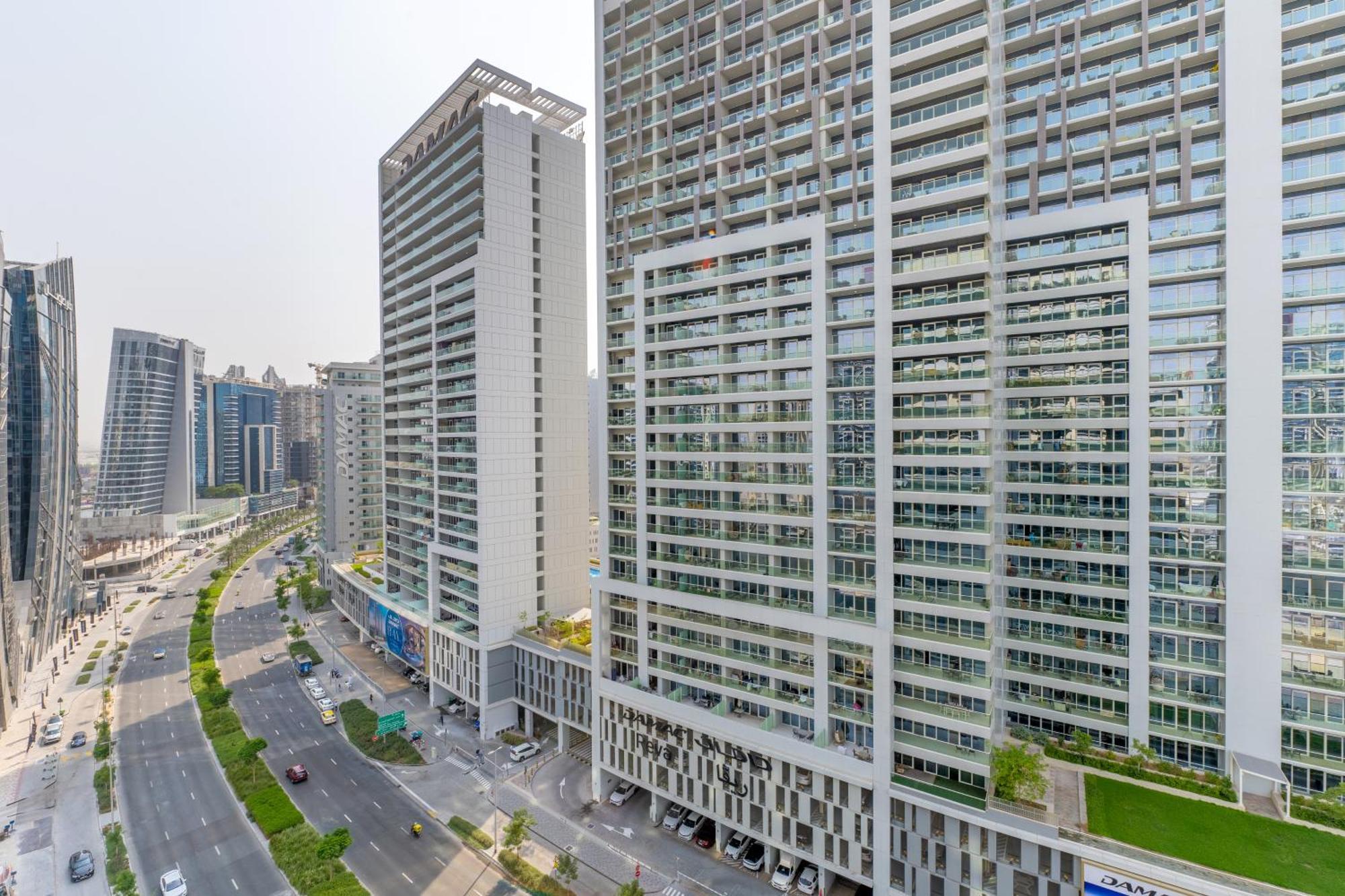 Damac Canal Views Residences ドバイ エクステリア 写真